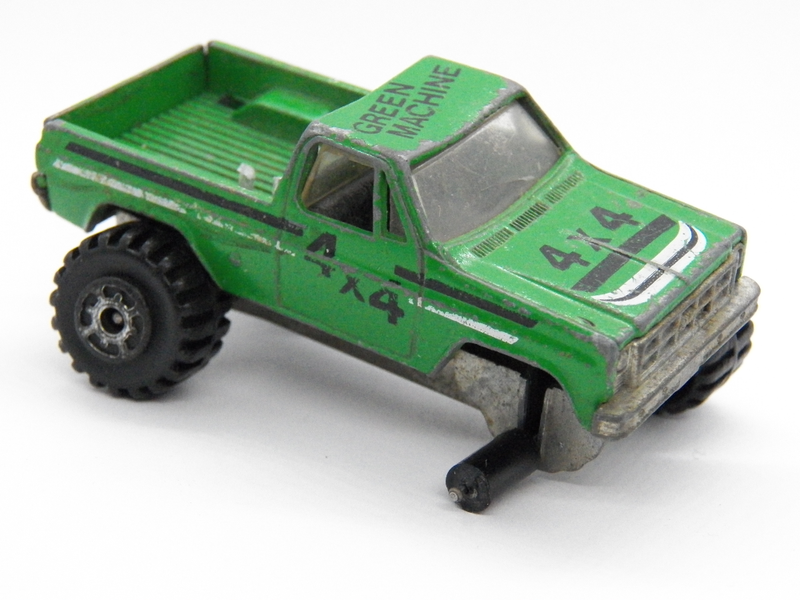 Illustration for article titled Alien Probe Customs got a customer - Road Champs GMC High RollerÂ